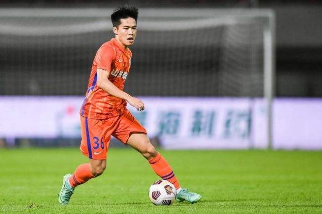 开云体育app入口-足协杯三红人爆发泰山2比0胜宿敌 全场只上双外援