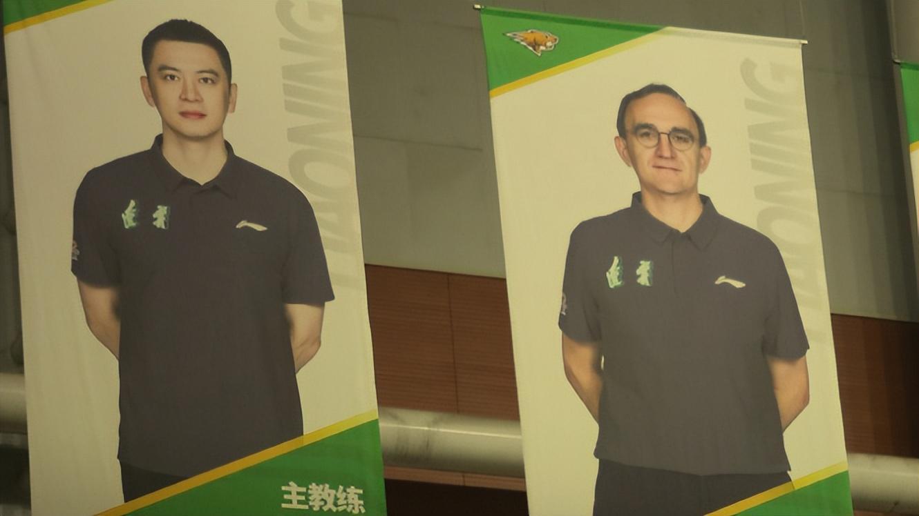 辽篮9点官宣PK福建!球迷向俱乐部提要求,杨鸣取代小刘总可行吗